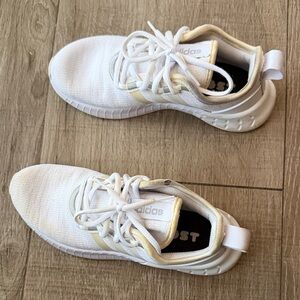 Adidas Women's Sneakers in White and Gold